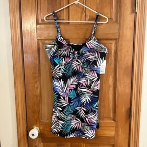 NWT Full fit all women’s long tankini top size 18.